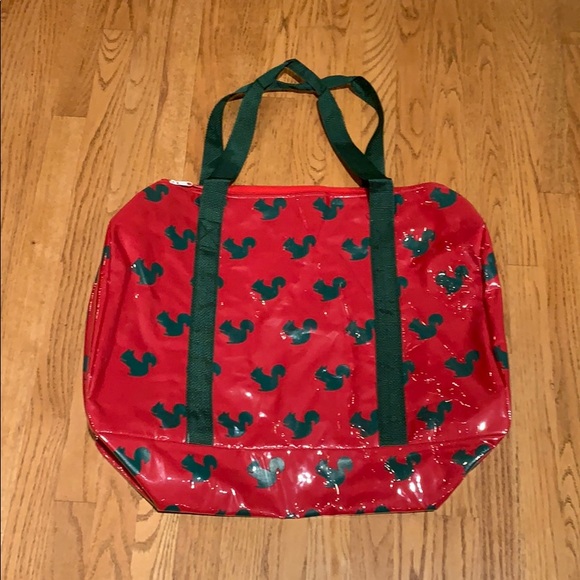 NEW HUGE Squirrel Print Canvas Duffle - Picture 2 of 4